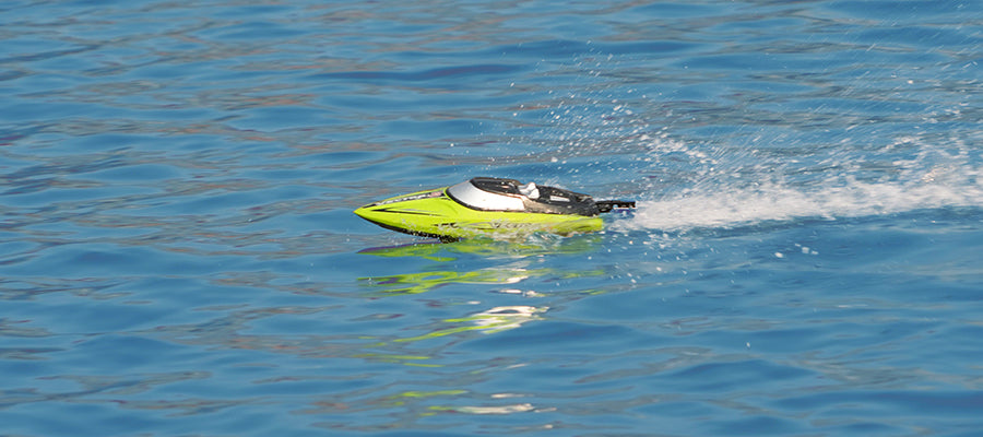 RC Racing Boats